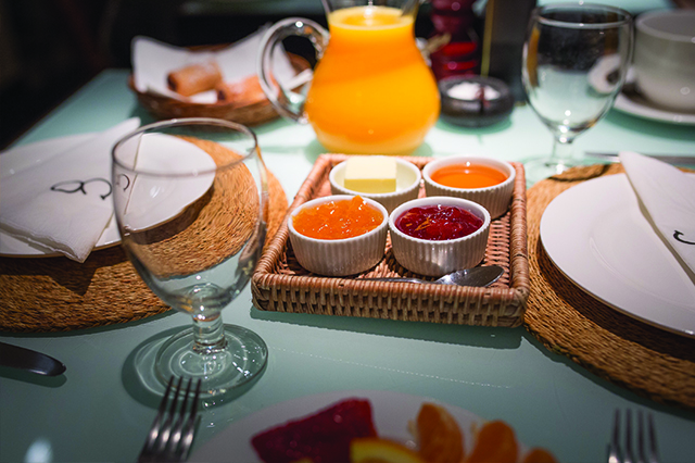 corral del rey Sevilla Spain hotel review breakfast