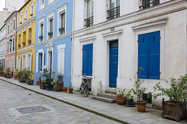colors on rue cremieux in Paris