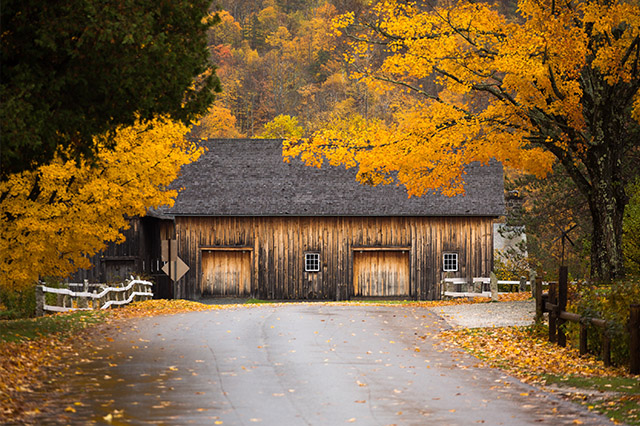 Vermont barn with Fall colors