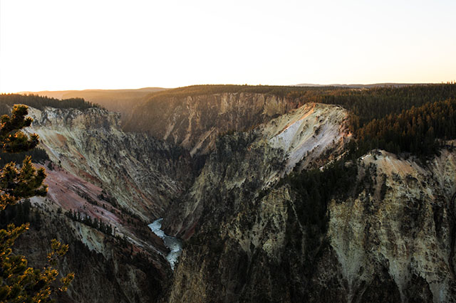 Sunrise at the Grand Canyon of the Yellowstone 